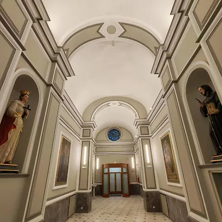 Safestay Materdei Хостел Неаполь