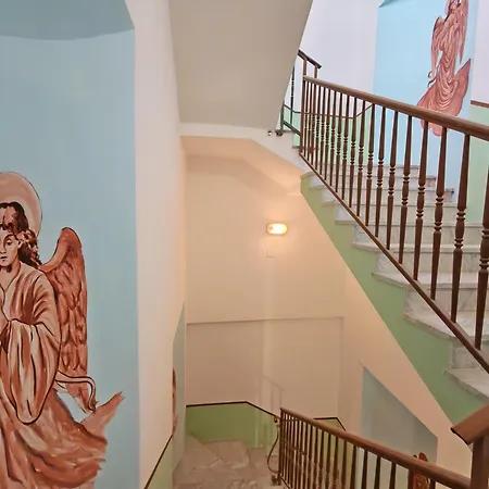 Safestay Materdei Хостел