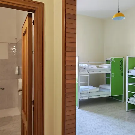Safestay Materdei * Неаполь
