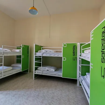 Safestay Materdei Неаполь