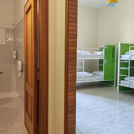 Safestay Materdei * Неаполь