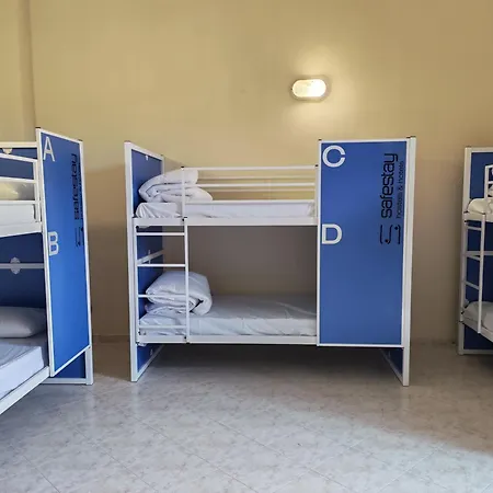 Safestay Materdei Неаполь