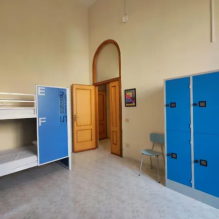 Хостел Safestay Materdei *